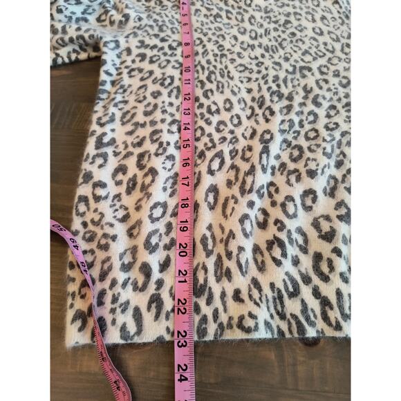 Ann Taylor Sweater Women's Sz SP Black White Leopard Print Rabbit Hair Pullover - Picture 9 of 12